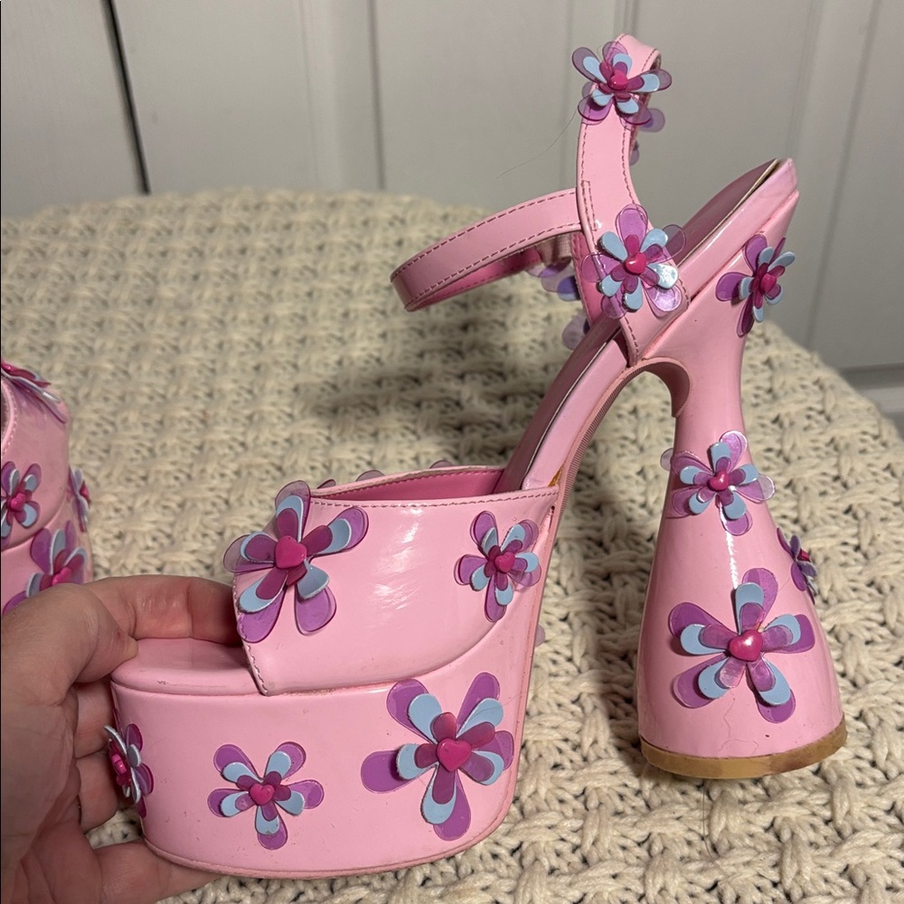 Super fun Sugar Thrillz brand platforms - Picture 6 of 14